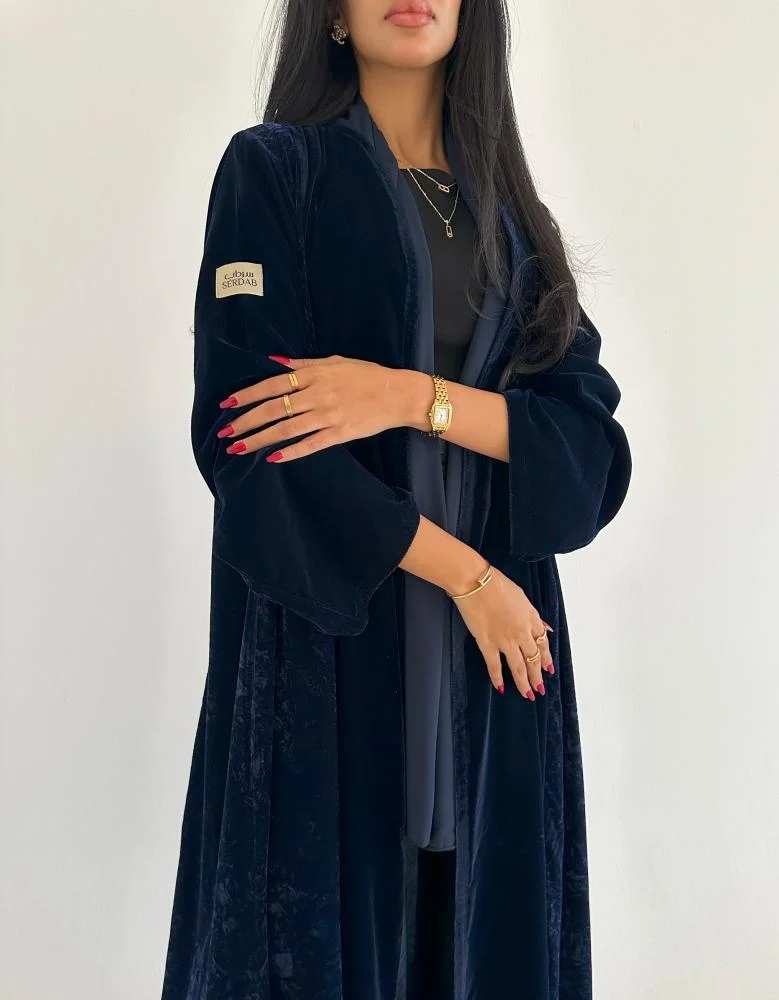 مخمل كحلي مع مخمل جاكار في الجوانب نص كلوش